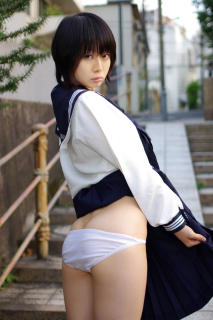 0063 - 213 x 320 [16KB]
���C���[�������܂̃Z�[���[��S������
