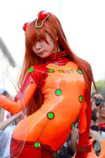 0529 - 213 x 320 [18KB]
�������܁@�G���@���Q���I���@�A�X�J�����O���C�R�X�Ŕ���
