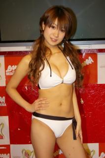 0476 - 213 x 320 [12KB]
���ʓށX�q�̃}�������u�N���Ă�悤�ȃ����}��